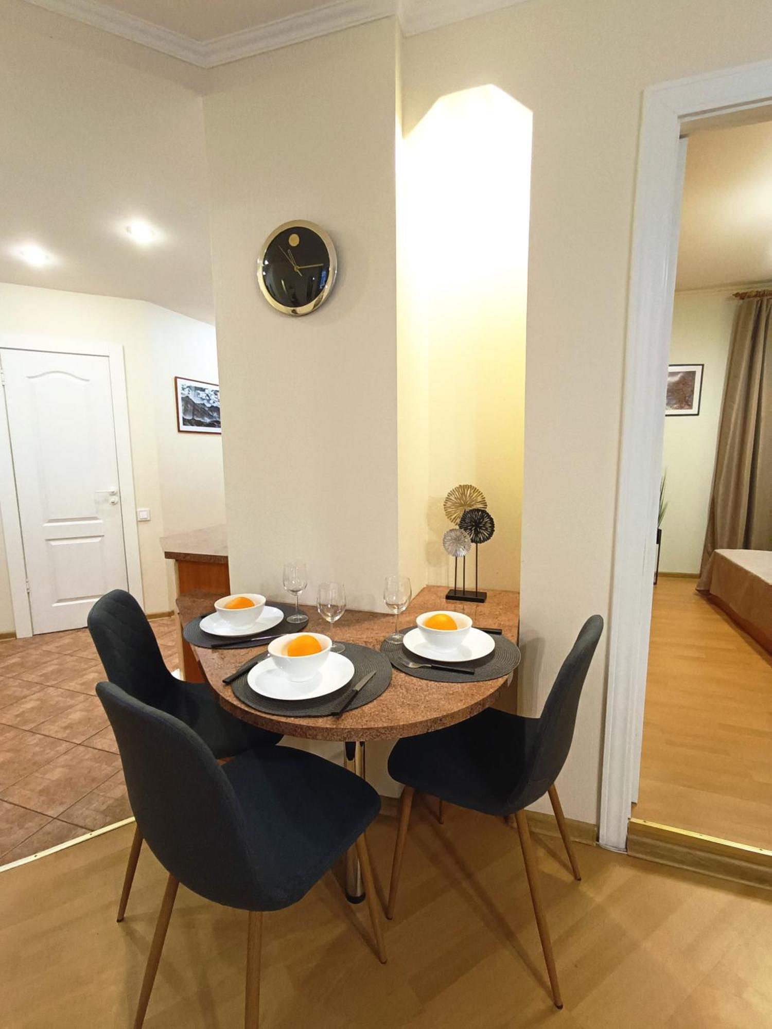 Two Bedroom Apartment In Old Town, Up To 6 Guests 리가 외부 사진